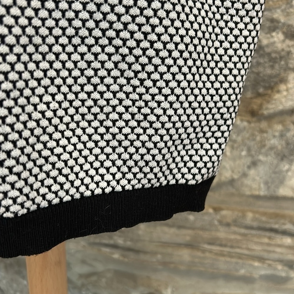 Short sleeve knit top - Picture 5 of 9